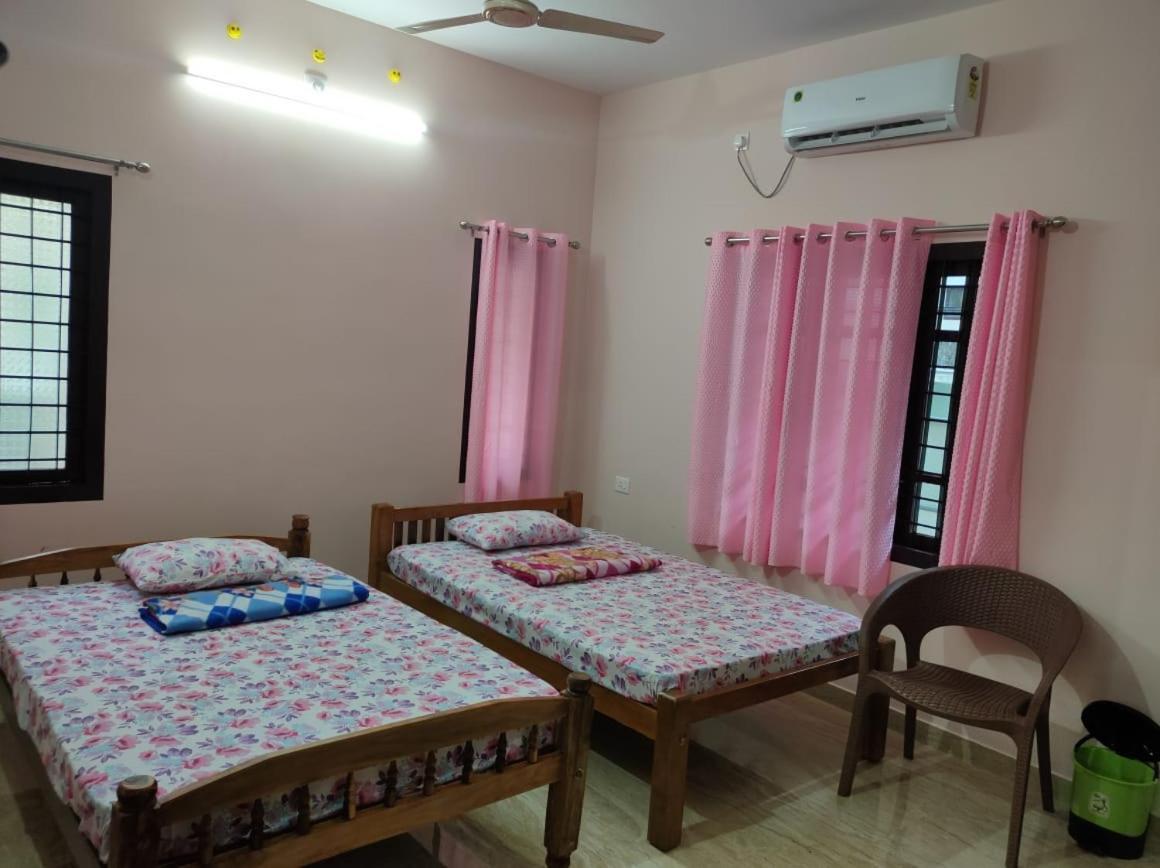Keralan Homestay Alappuzha Esterno foto