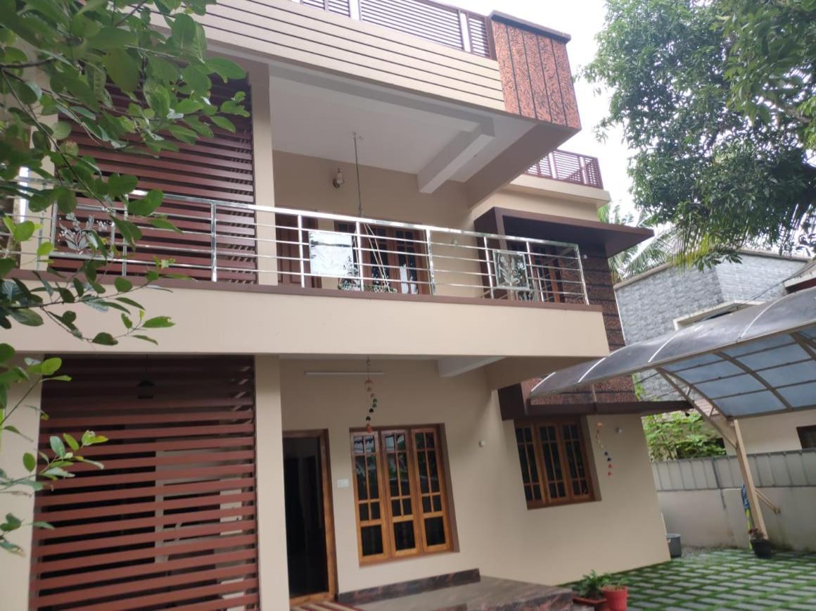 Keralan Homestay Alappuzha Esterno foto
