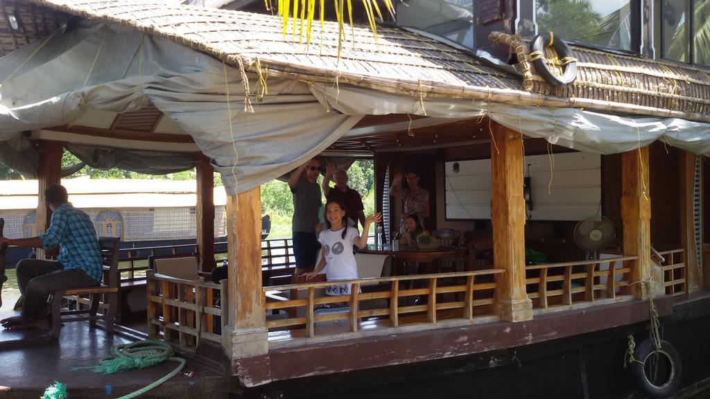 Keralan Homestay Alappuzha Esterno foto