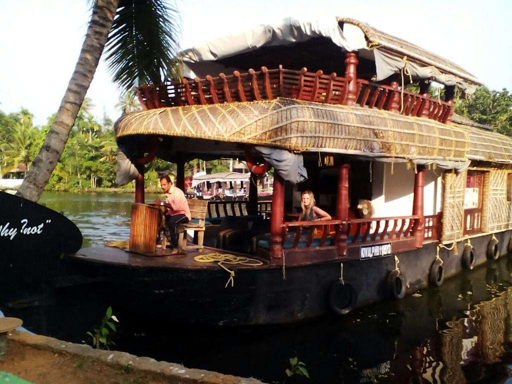 Keralan Homestay Alappuzha Esterno foto
