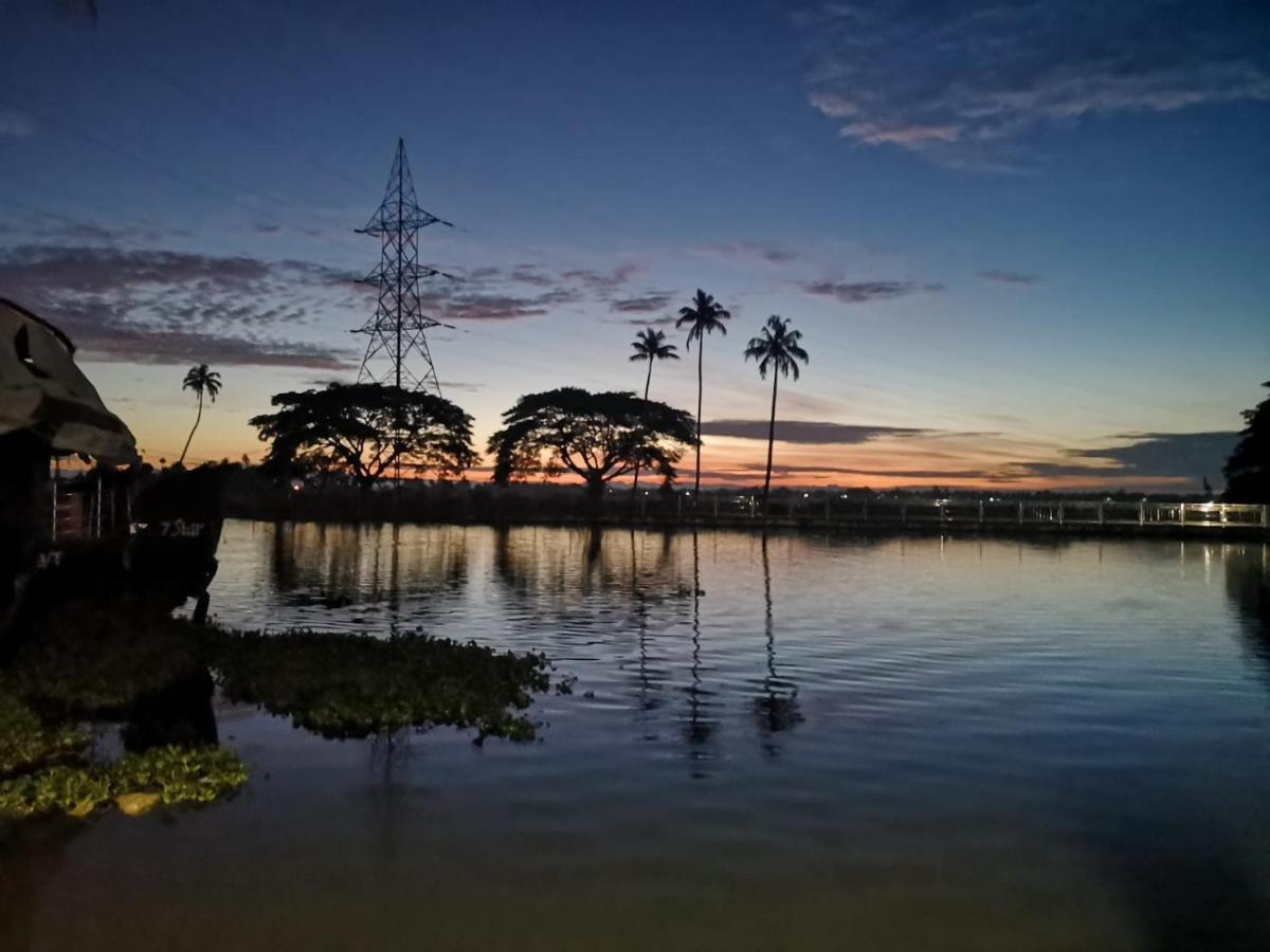 Keralan Homestay Alappuzha Esterno foto